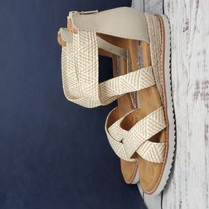 BOBS by Skechers | EUC Desert Kiss Summer Sun Women's Strappy Sandals Size 8